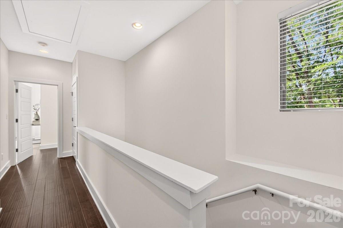 2010 Hawkins Street Property Photo 22