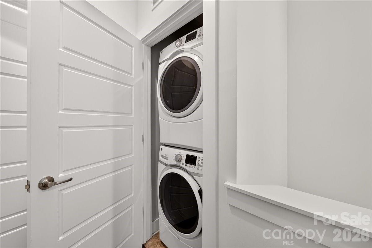 2010 Hawkins Street Property Photo 23
