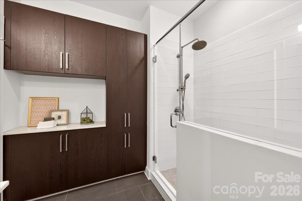 2010 Hawkins Street Property Photo 29