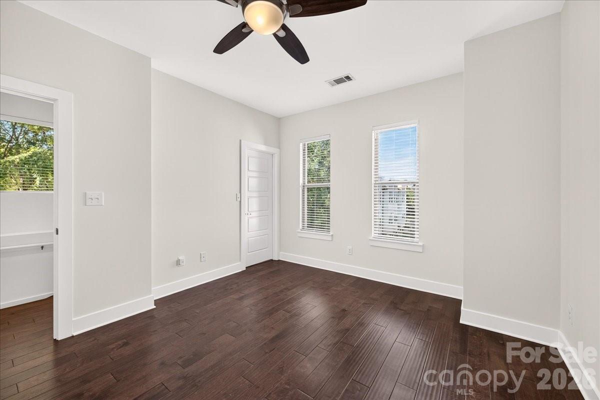 2010 Hawkins Street Property Photo 32