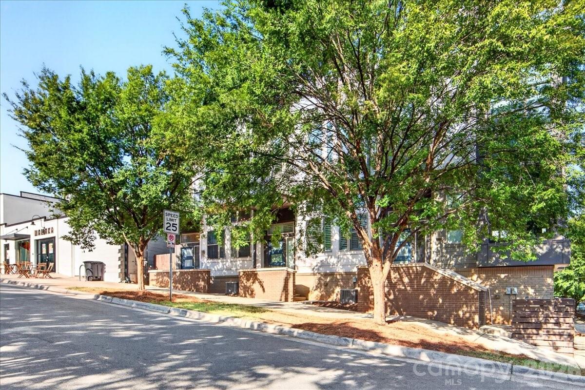 2010 Hawkins Street Property Photo 35