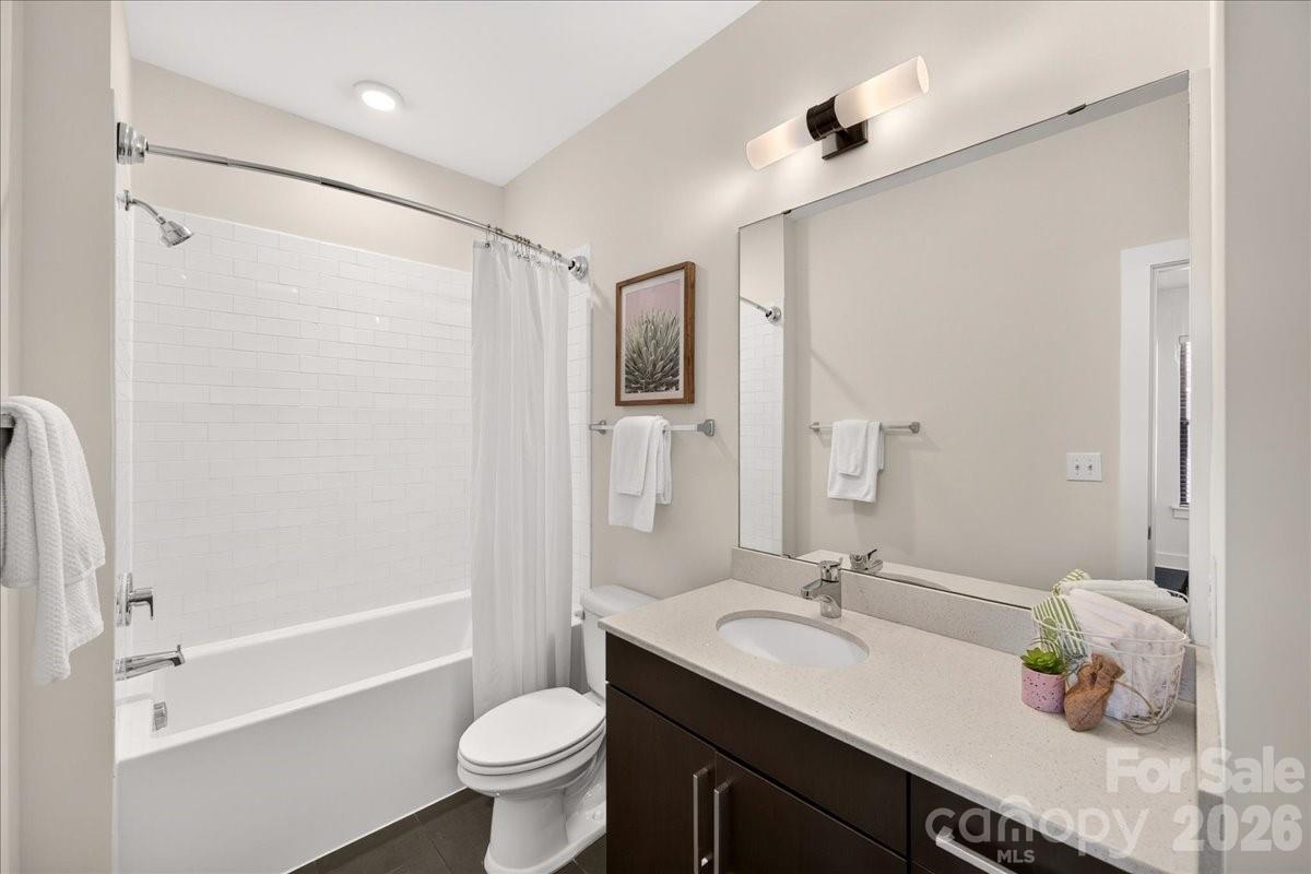 2010 Hawkins Street Property Photo 40