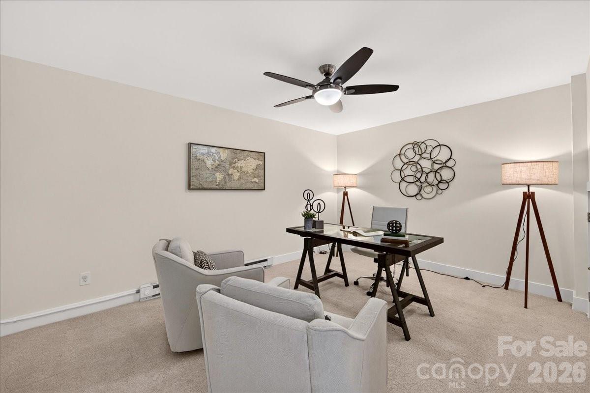 2010 Hawkins Street Property Photo 42