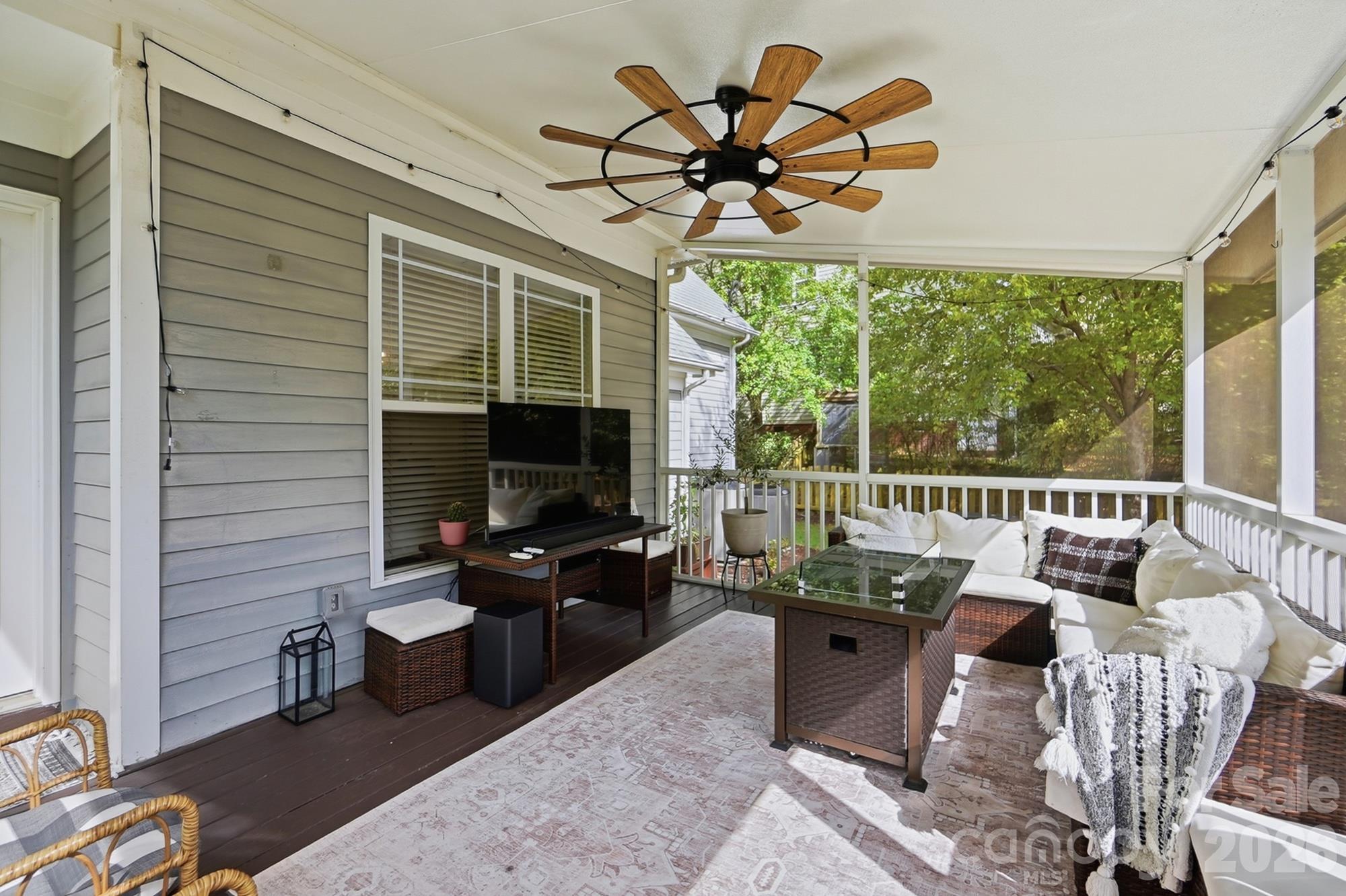7337 Cascading Pines Drive Property Photo 5
