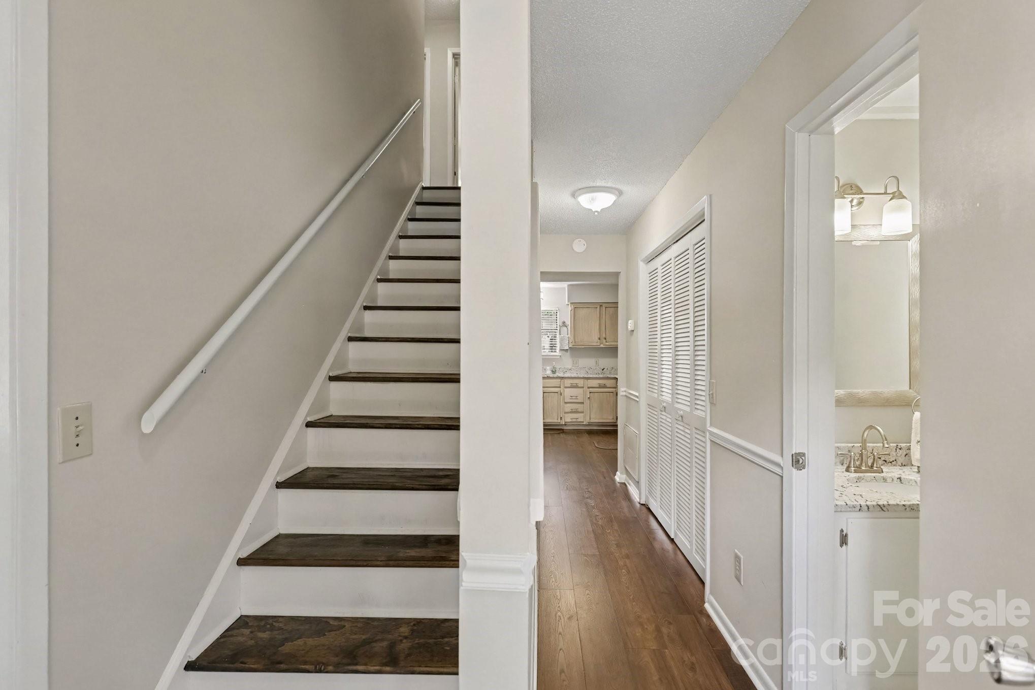 3272 Heathstead Place Property Photo 3