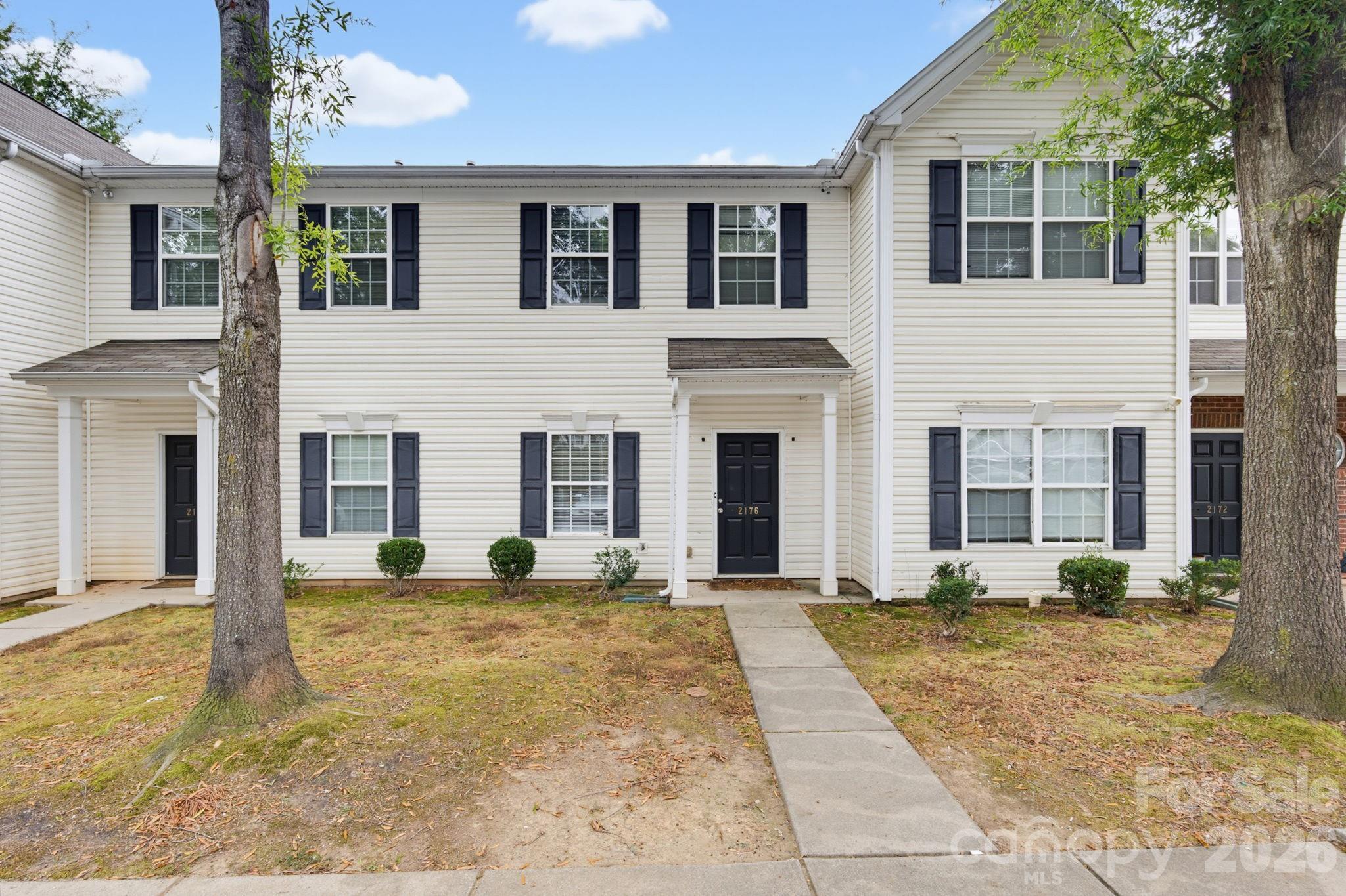 2176 Winthrop Chase Drive Property Photo 1