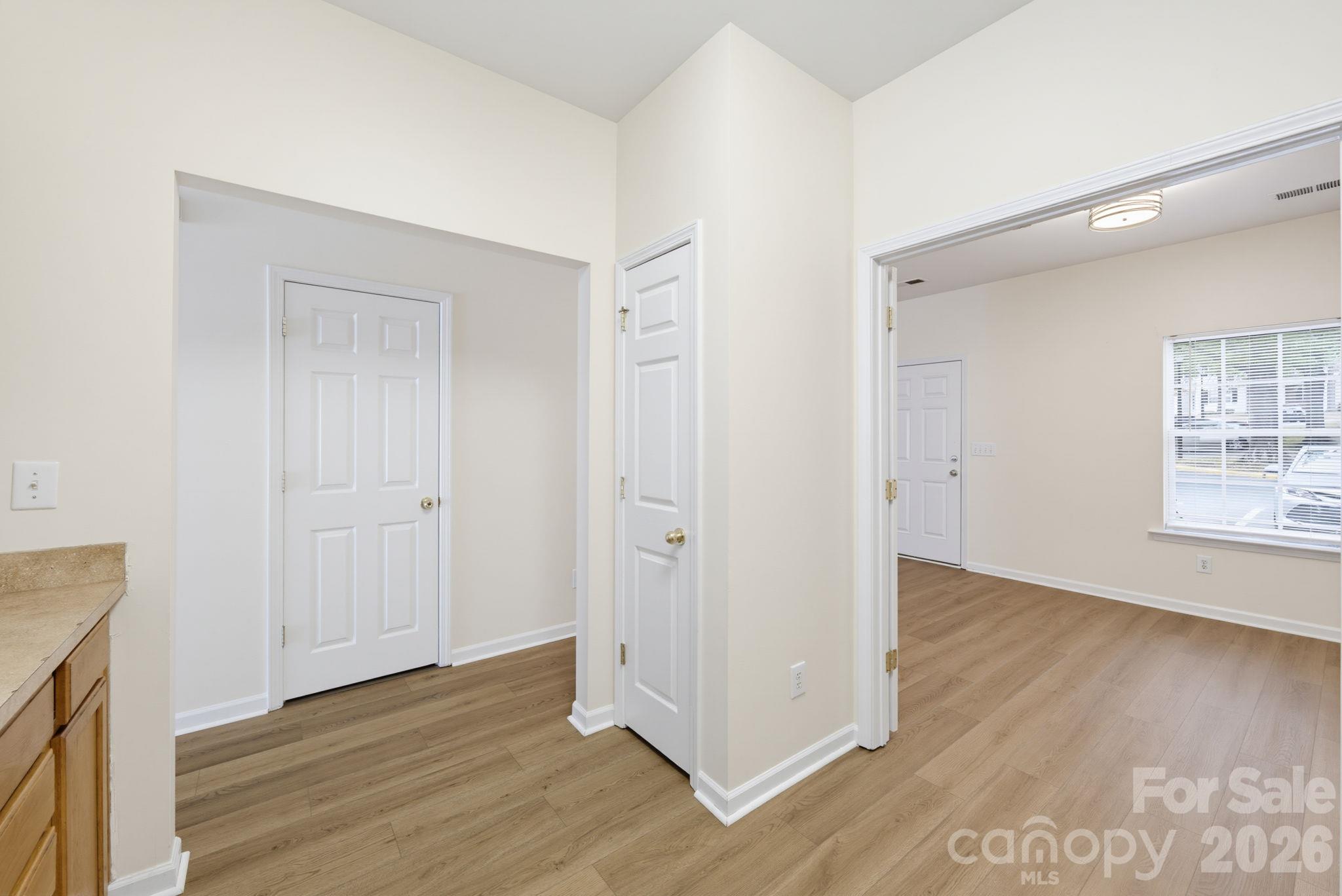 2176 Winthrop Chase Drive Property Photo 8