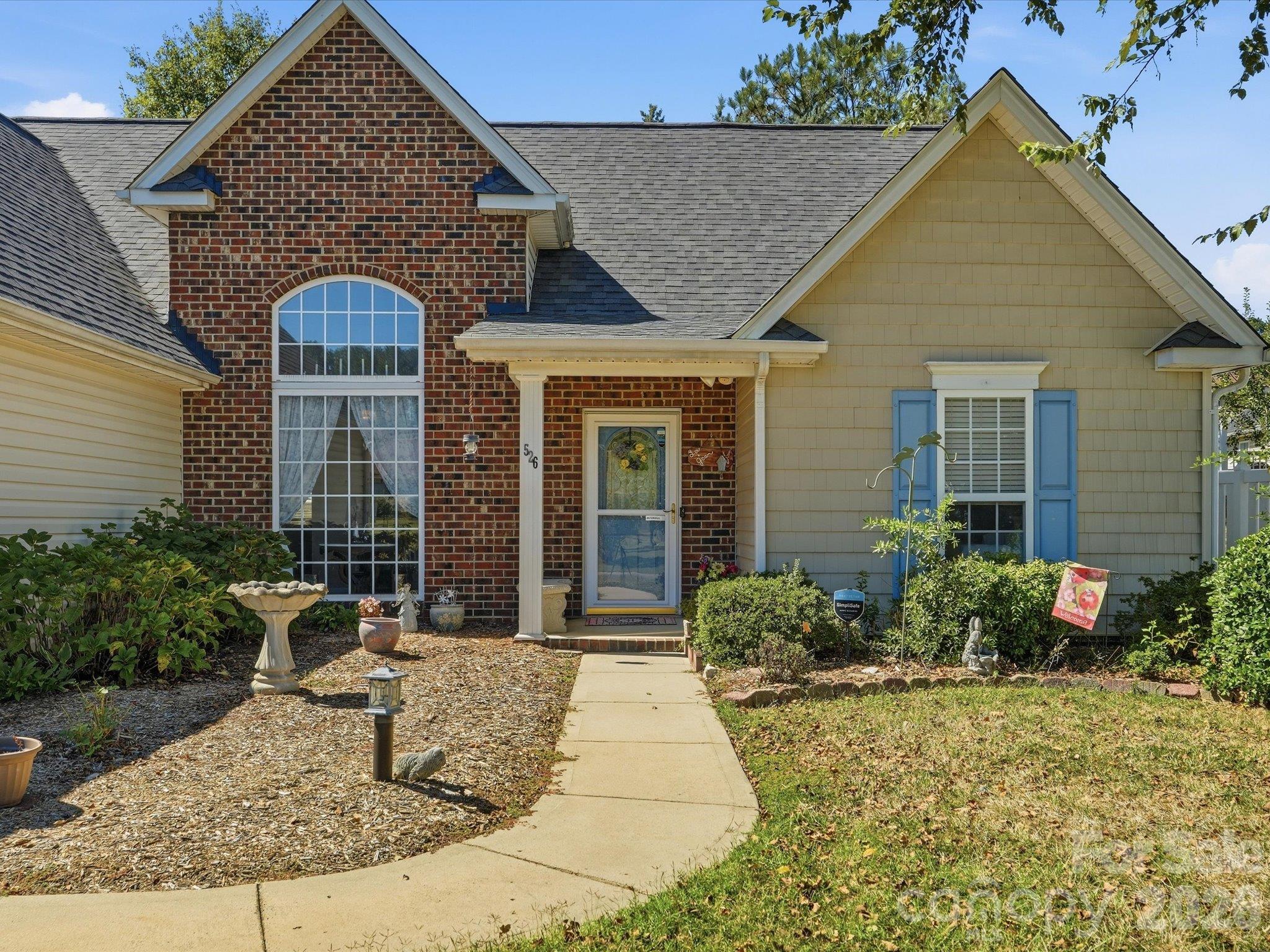 526 Kenbridge Lane Property Photo 4