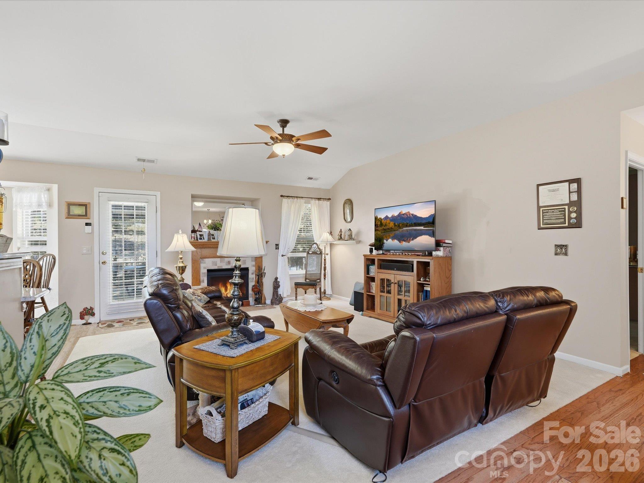 526 Kenbridge Lane Property Photo 8