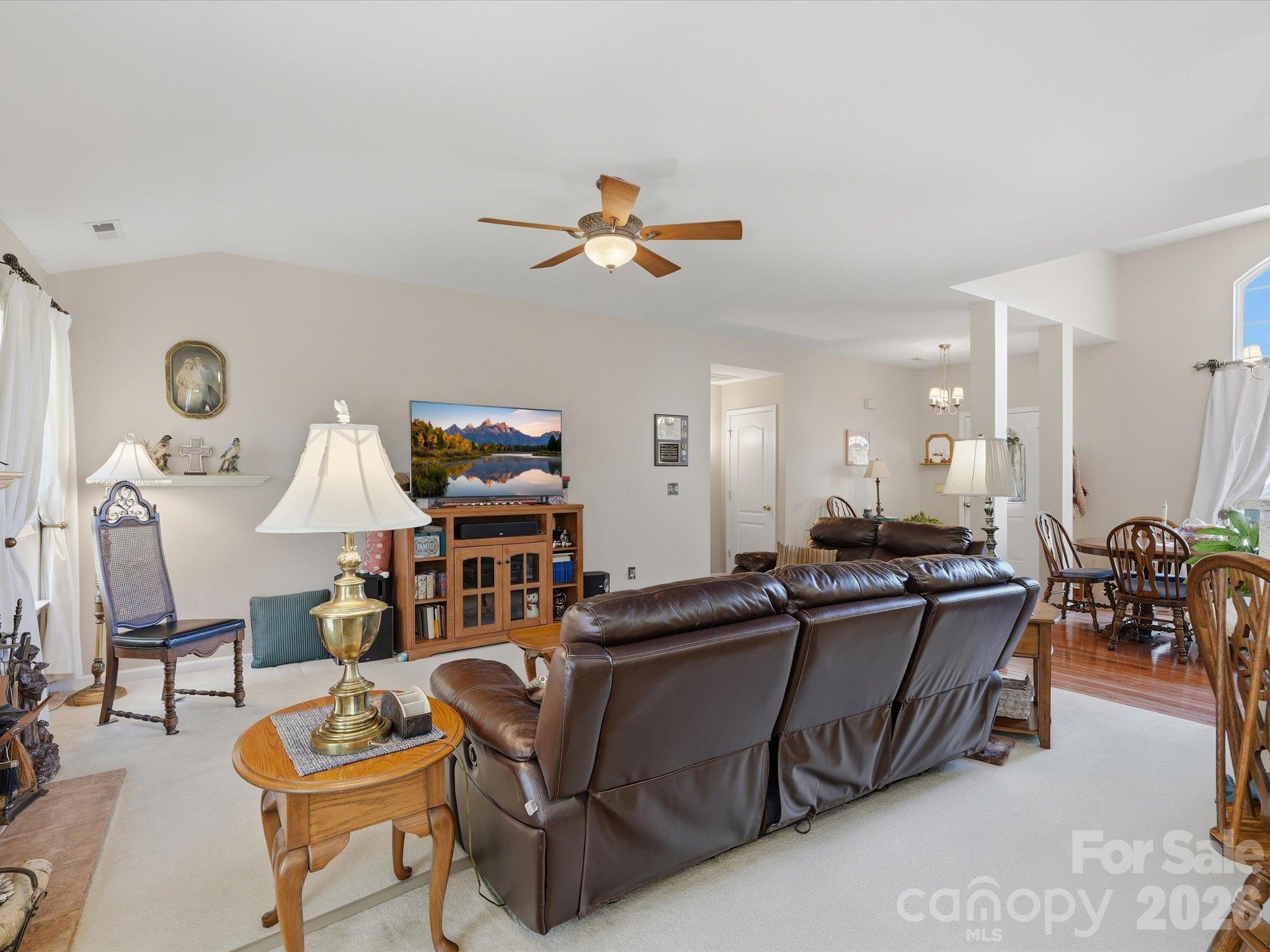 526 Kenbridge Lane Property Photo 11