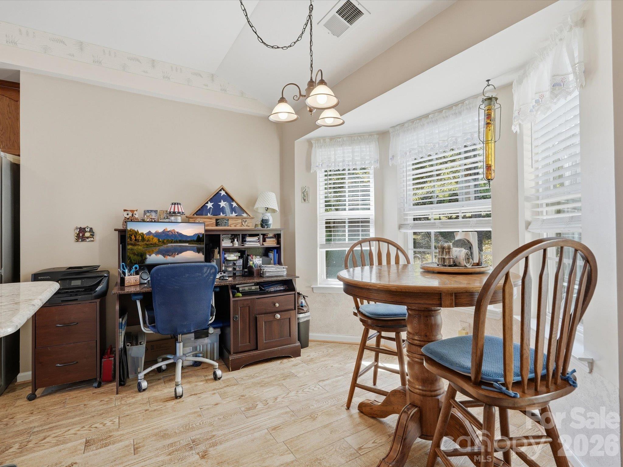 526 Kenbridge Lane Property Photo 17