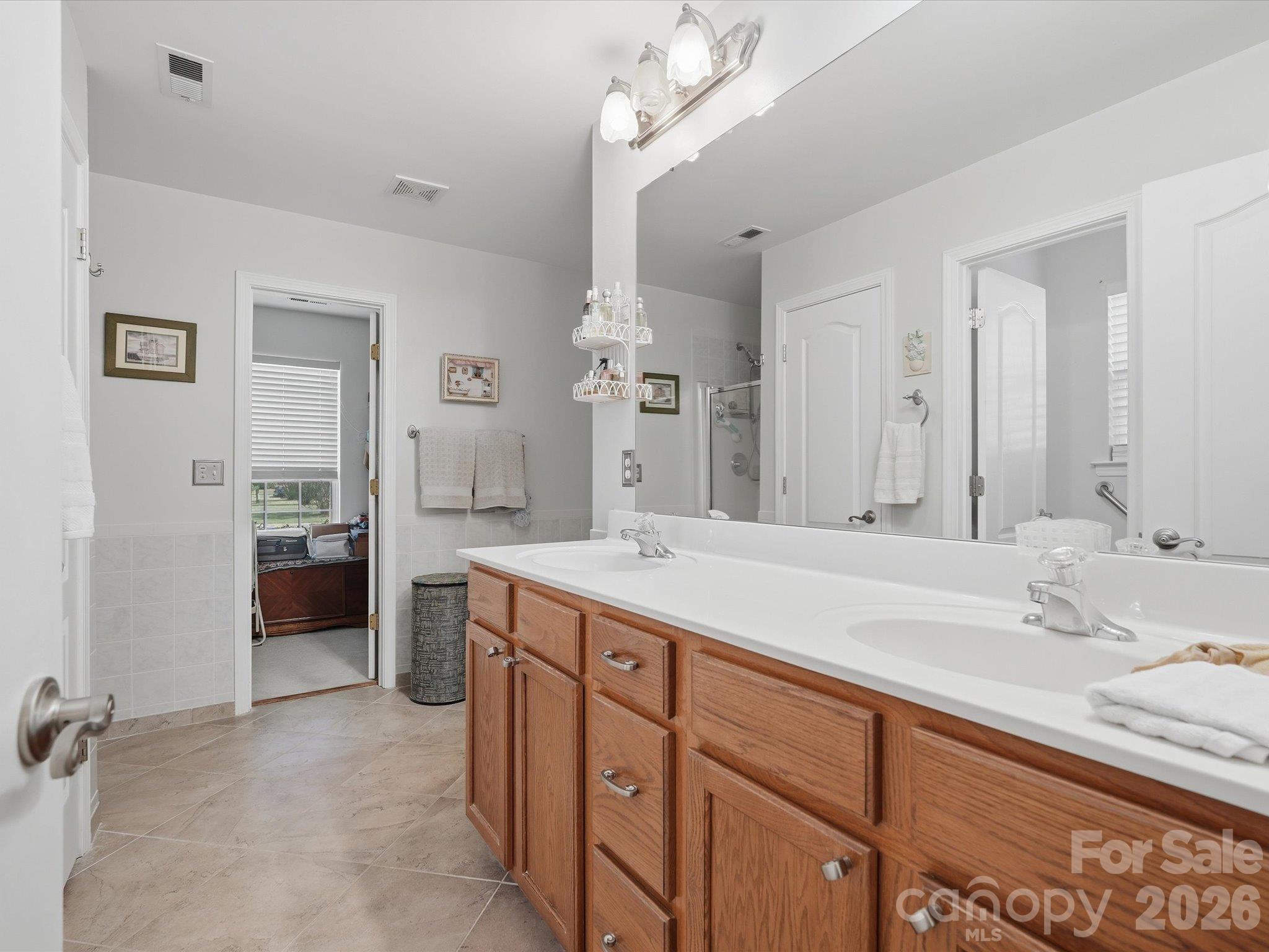 526 Kenbridge Lane Property Photo 28