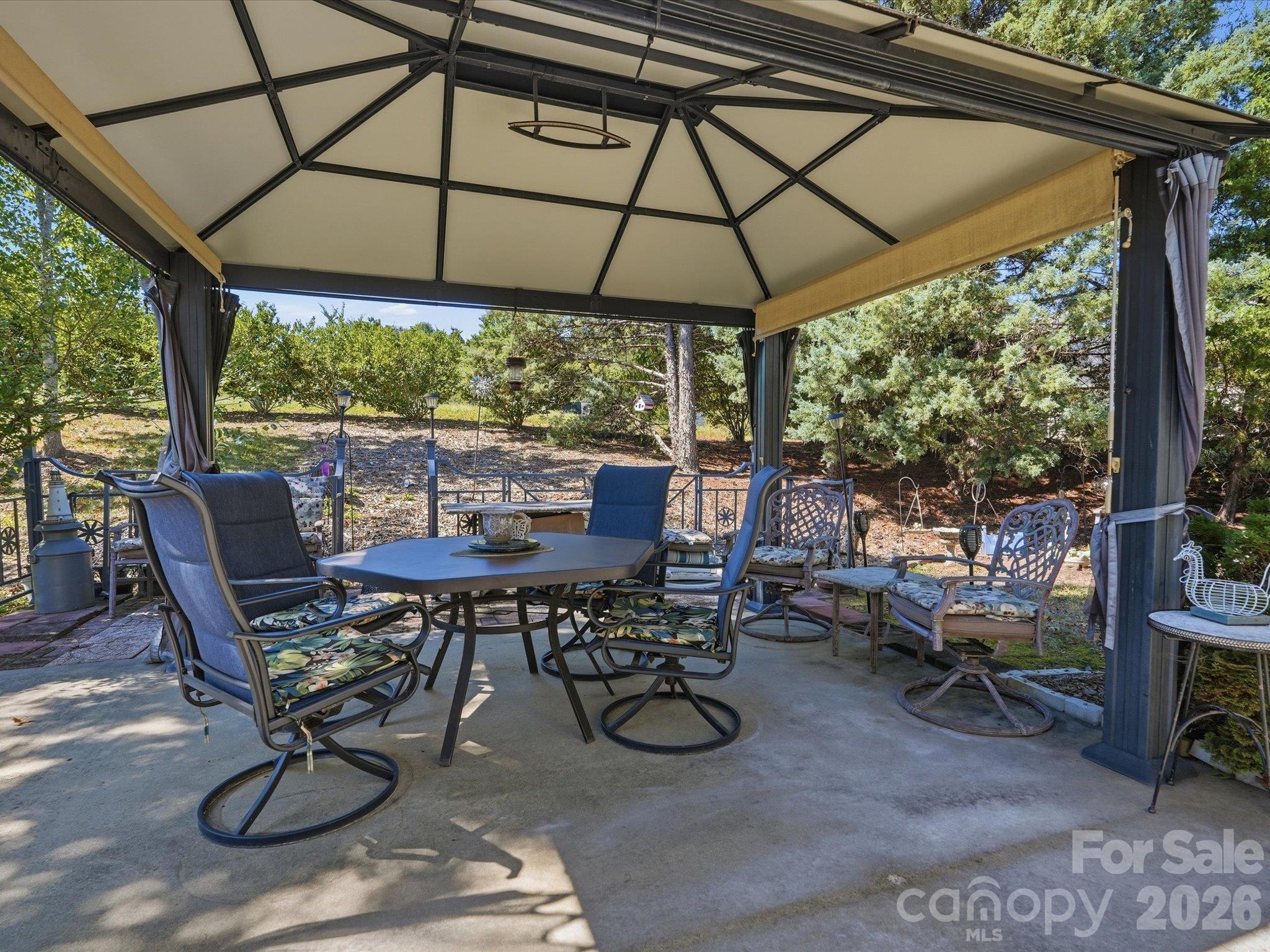 526 Kenbridge Lane Property Photo 37