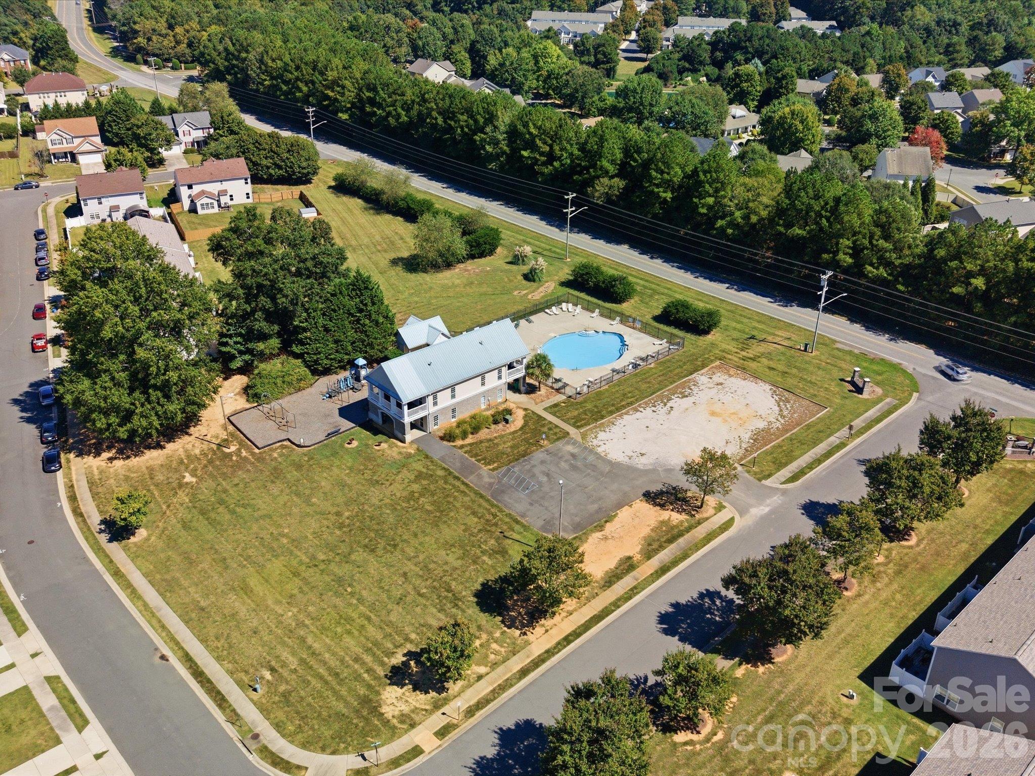 526 Kenbridge Lane Property Photo 42