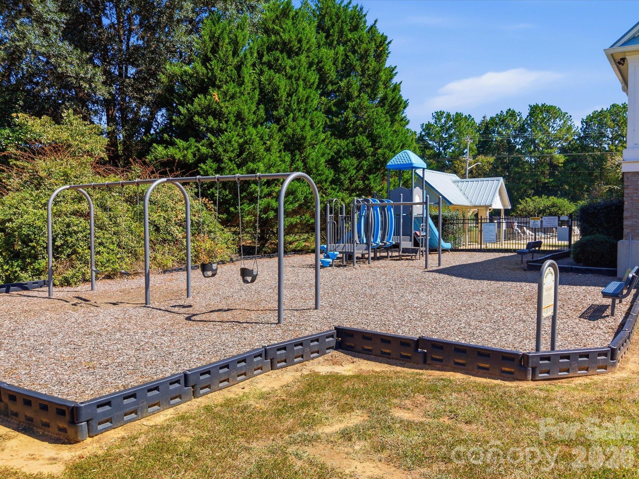526 Kenbridge Lane Property Photo 45