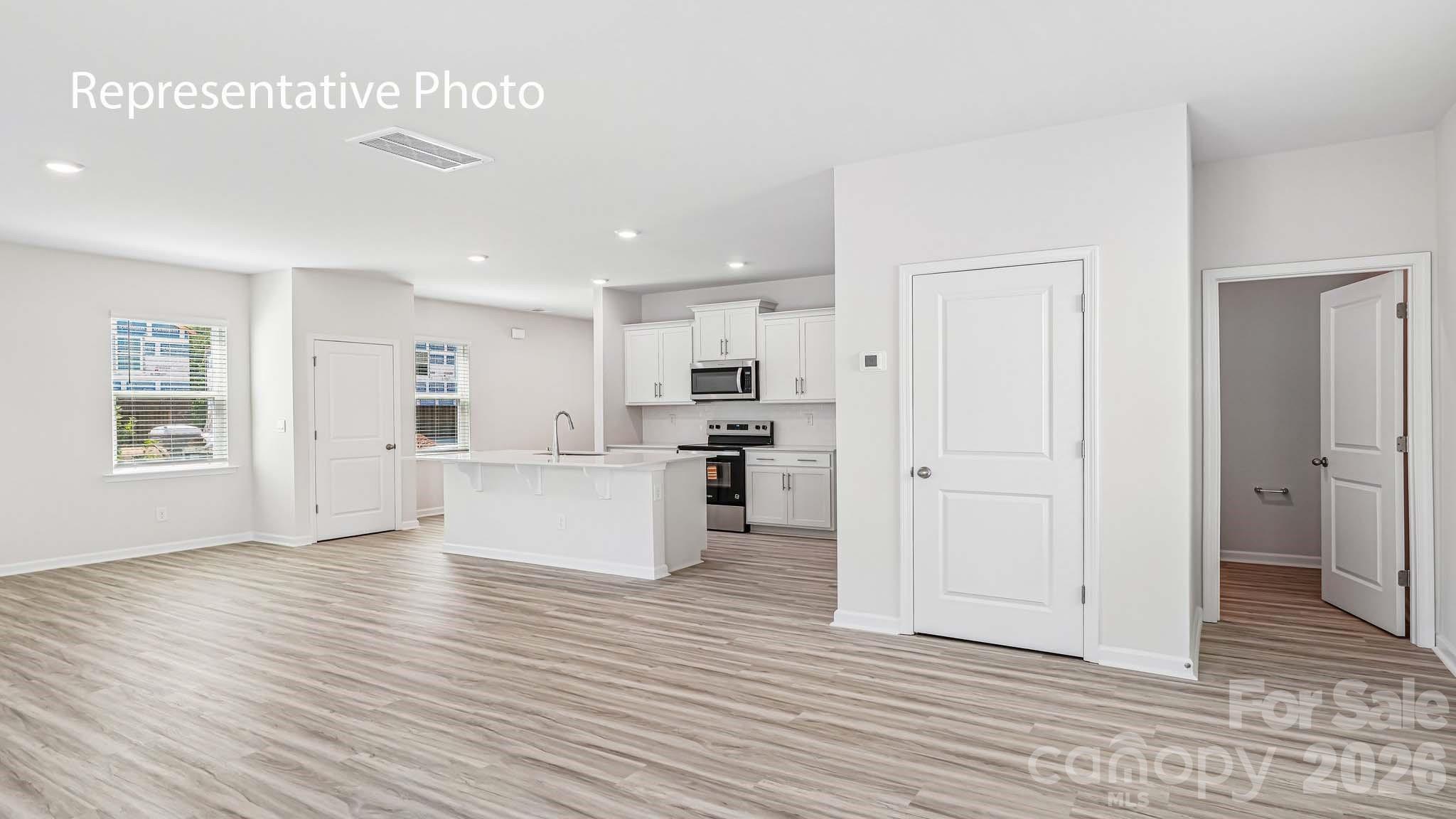 926 Two Brothers Lane Property Photo 8