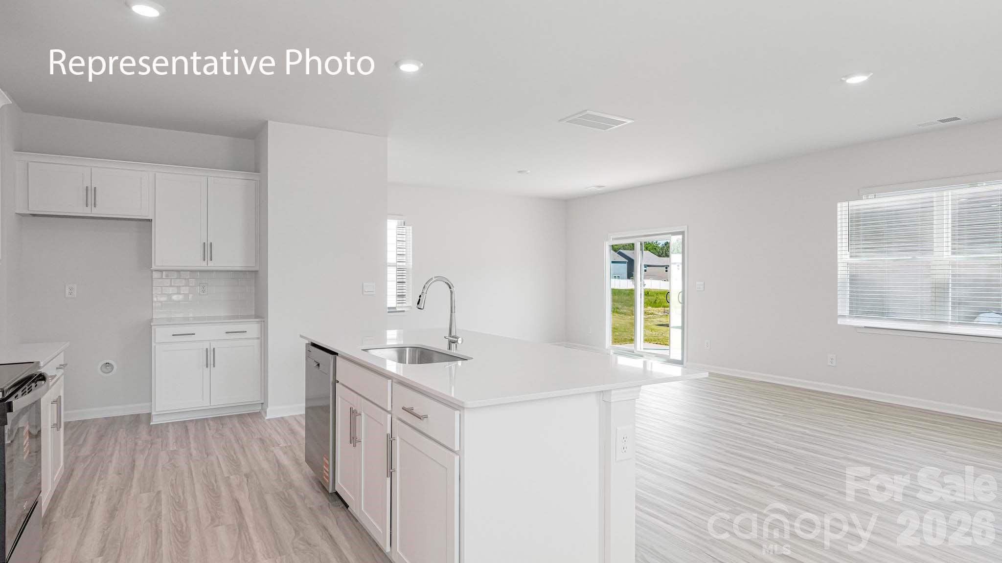 926 Two Brothers Lane Property Photo 9