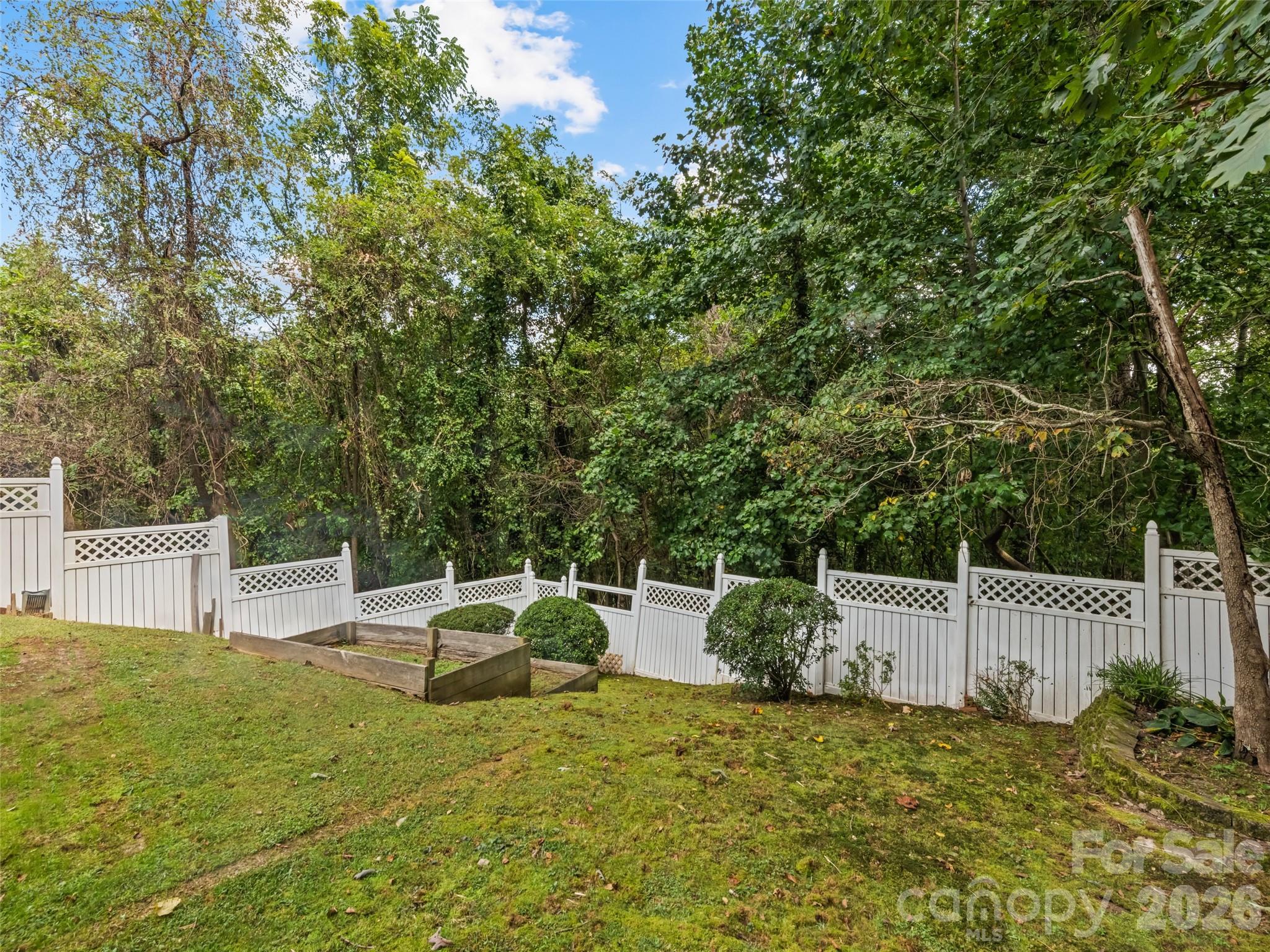 11 Crestwood Lane Property Photo 5