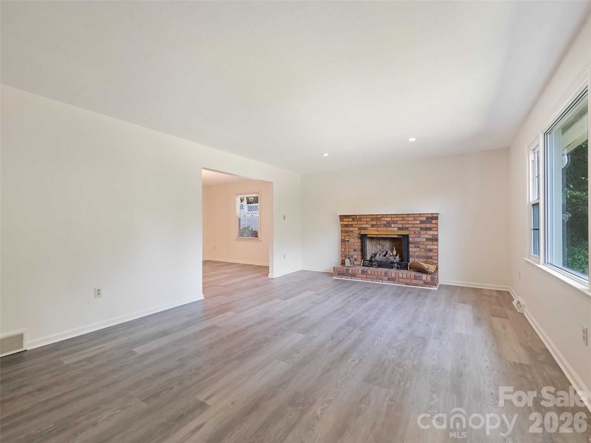 11 Crestwood Lane Property Photo 8