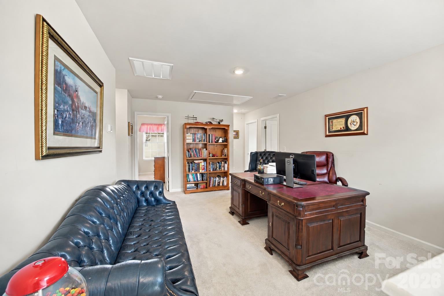 156 Hanging Rock Trail Property Photo 8