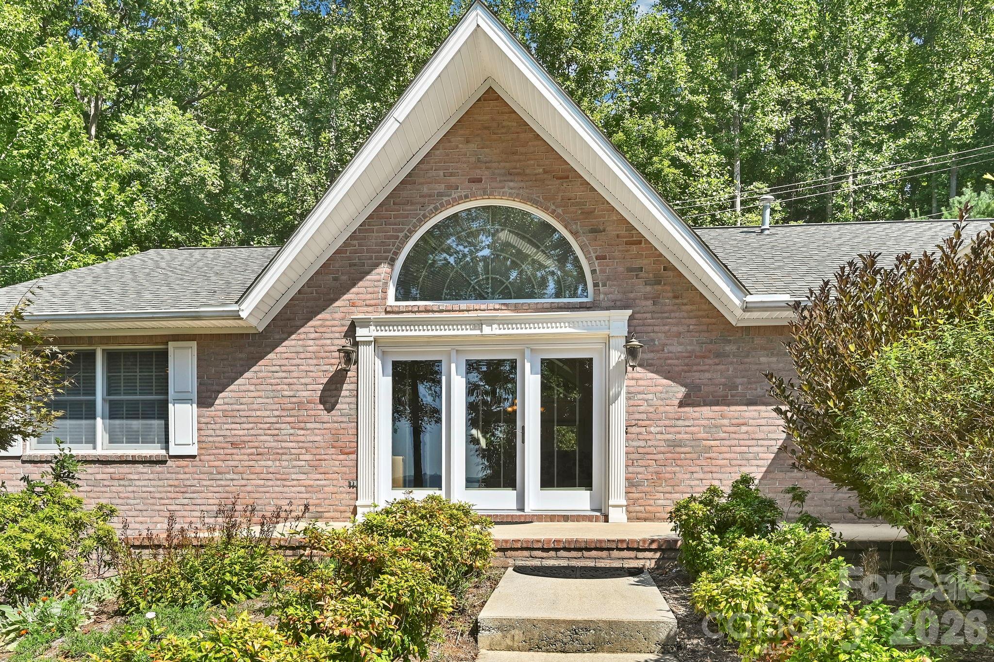 4311 Cove Loop Road Property Photo 3