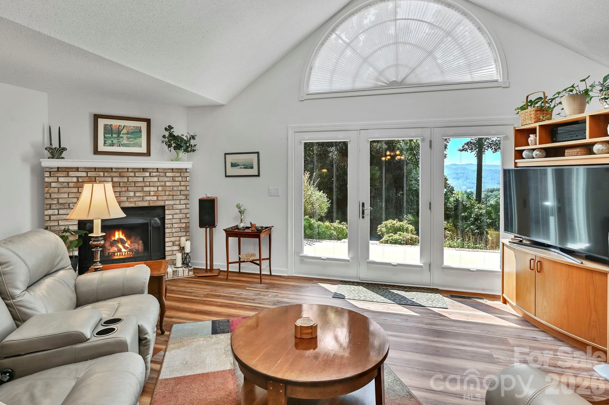 4311 Cove Loop Road Property Photo 5