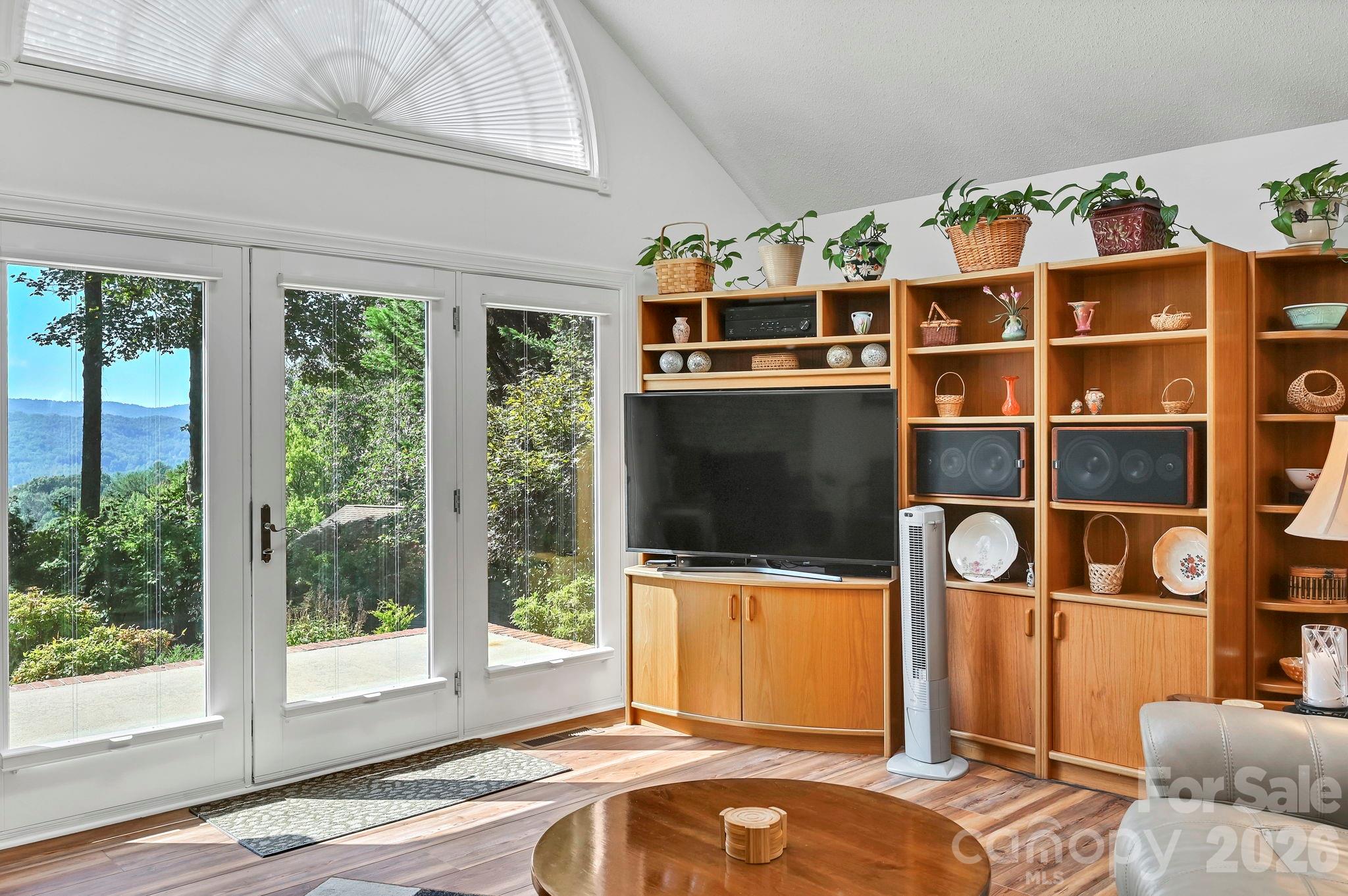 4311 Cove Loop Road Property Photo 6