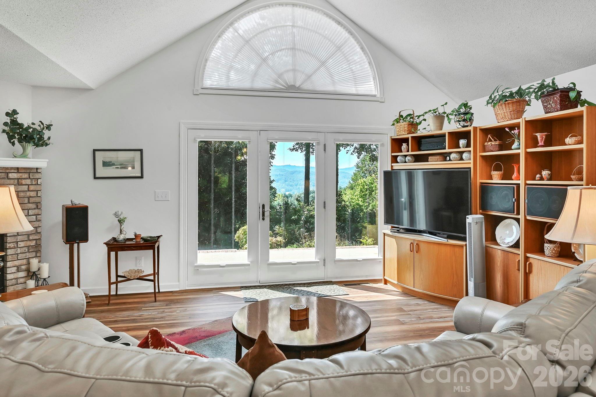 4311 Cove Loop Road Property Photo 7