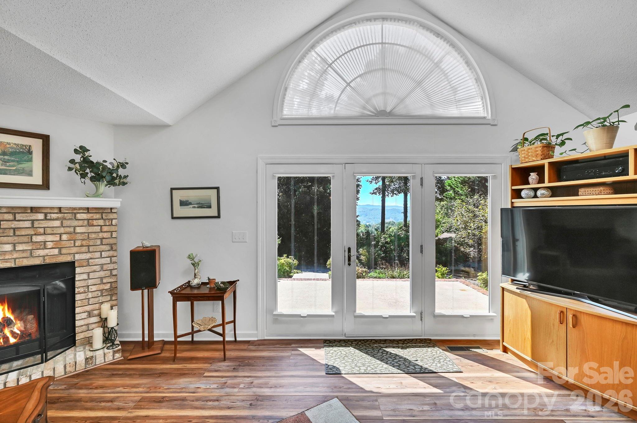 4311 Cove Loop Road Property Photo 9