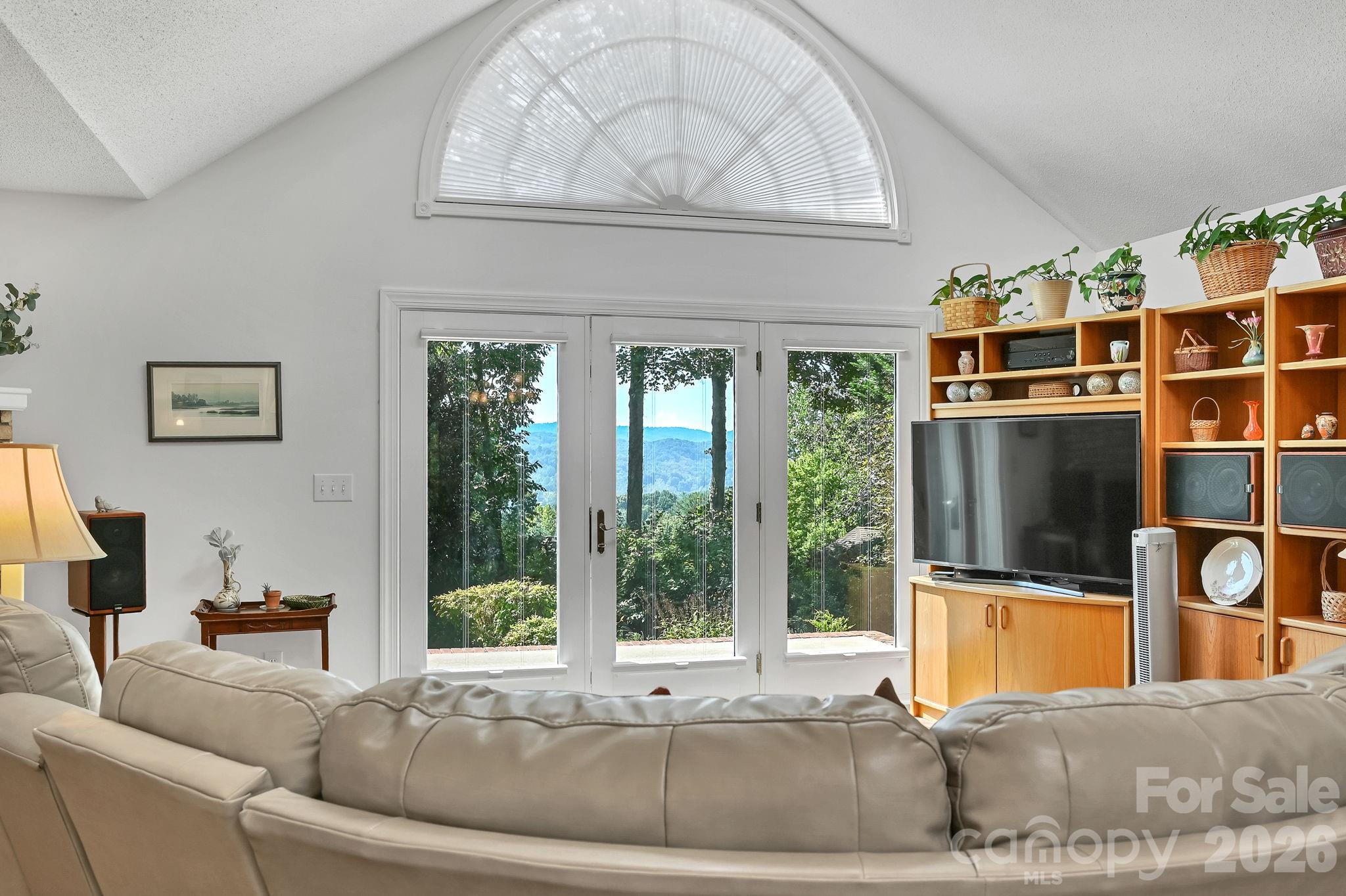 4311 Cove Loop Road Property Photo 10