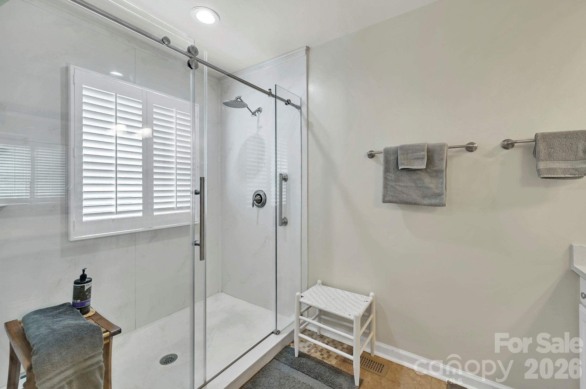 4311 Cove Loop Road Property Photo 28
