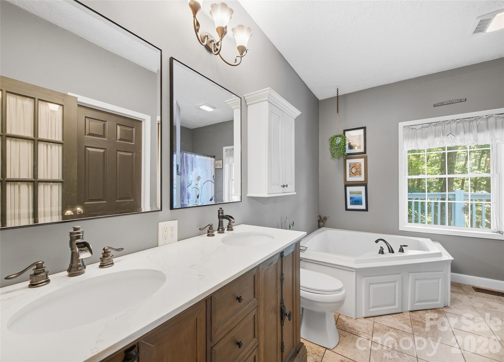 28 Gentlewood Trail Property Photo 23