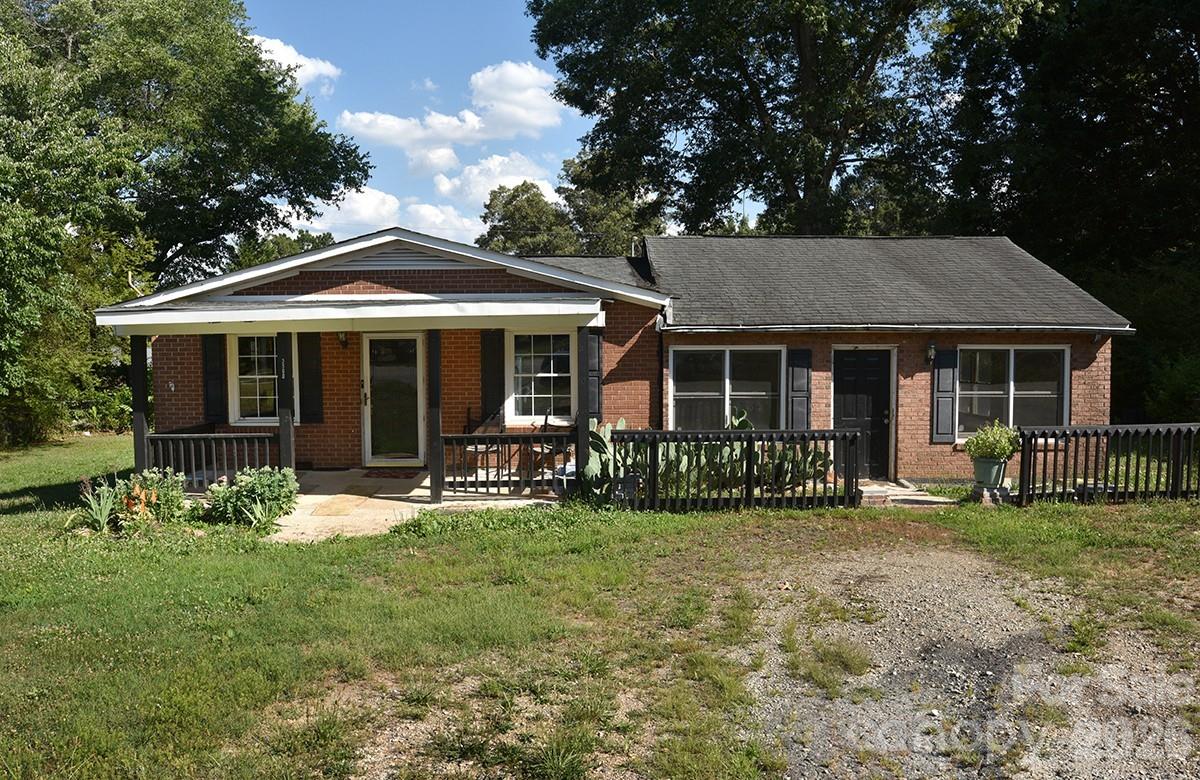 3560 Dogwood Court