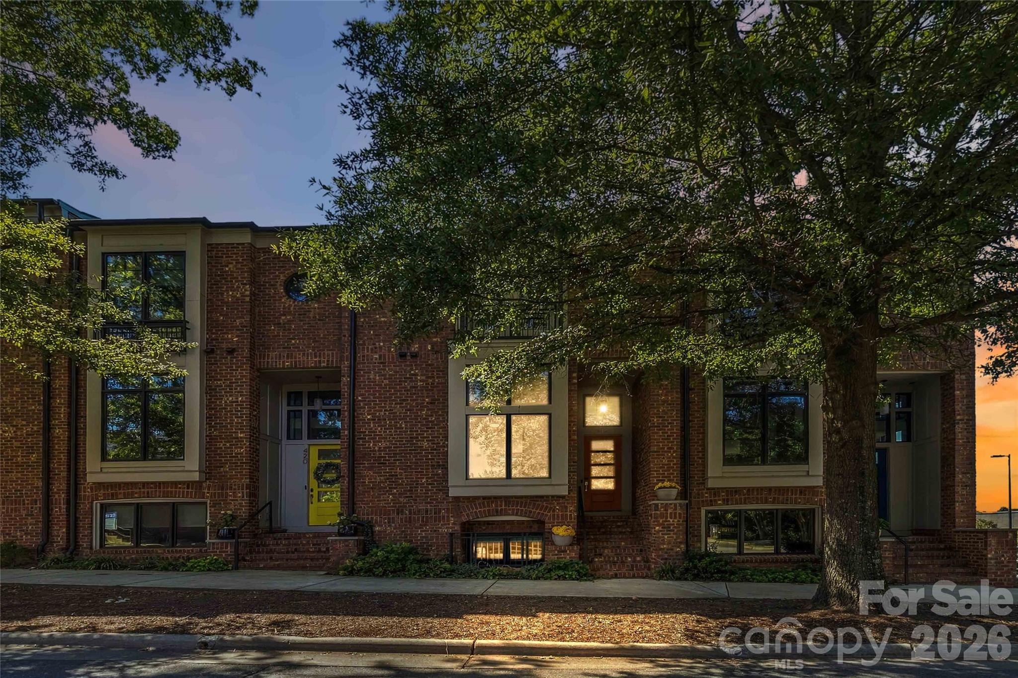 416 E 33rd Street Property Photo 1
