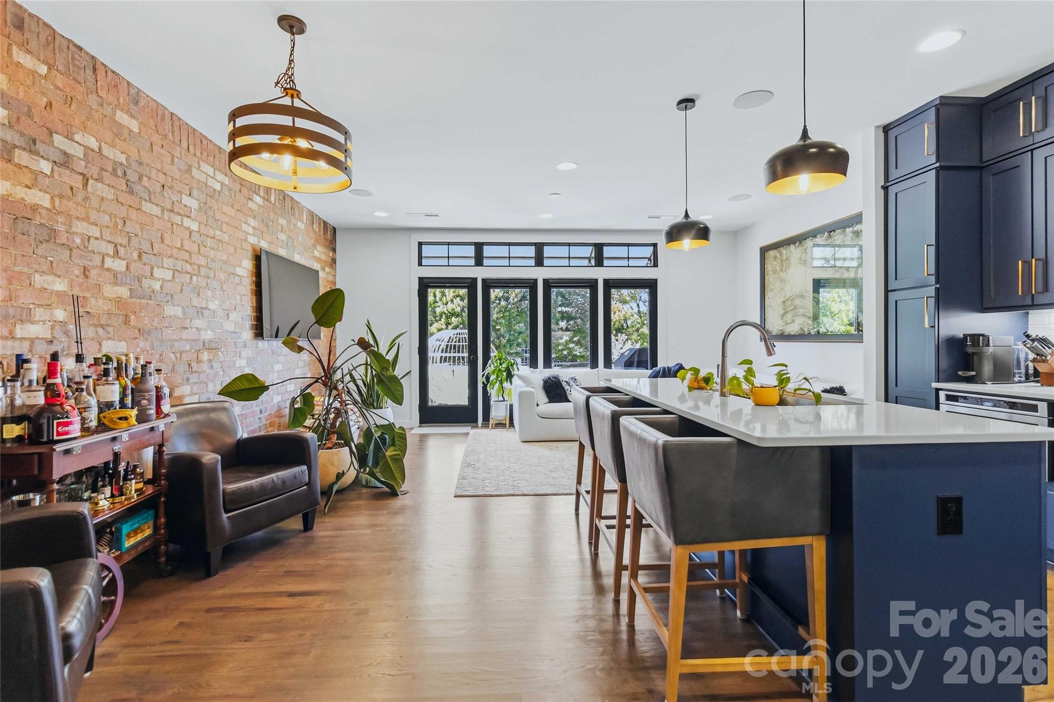 416 E 33rd Street Property Photo 1