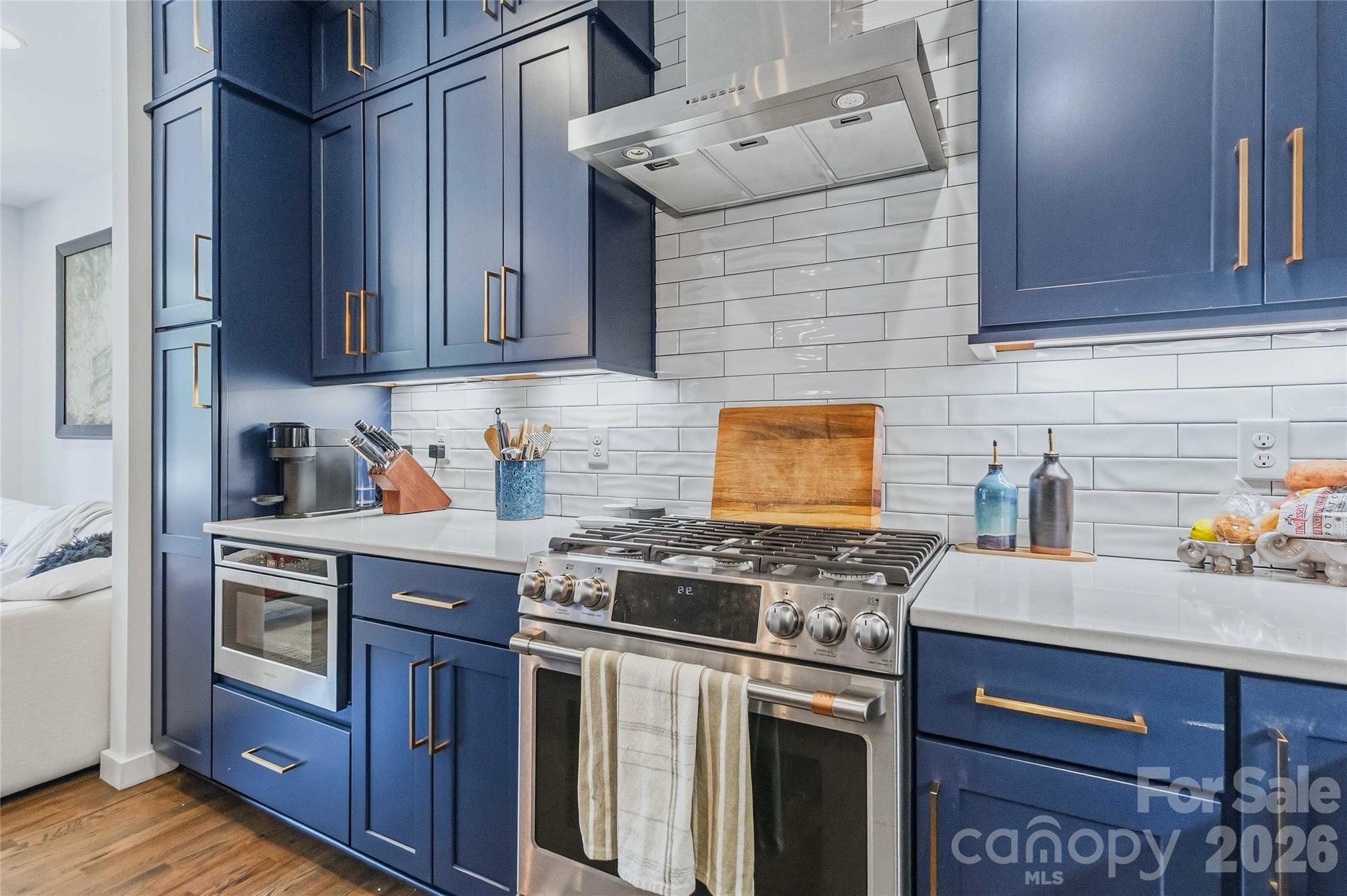 416 E 33rd Street Property Photo 13