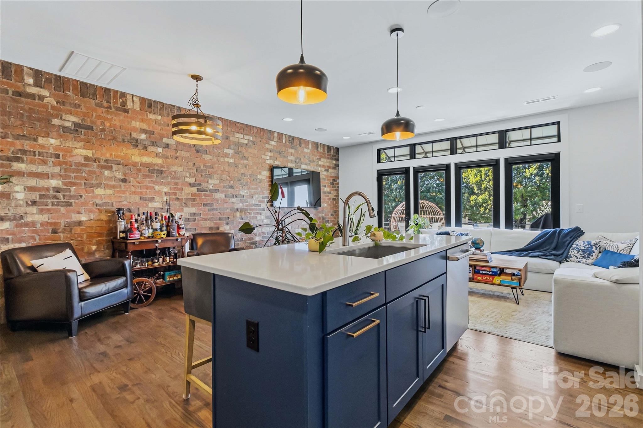 416 E 33rd Street Property Photo 15