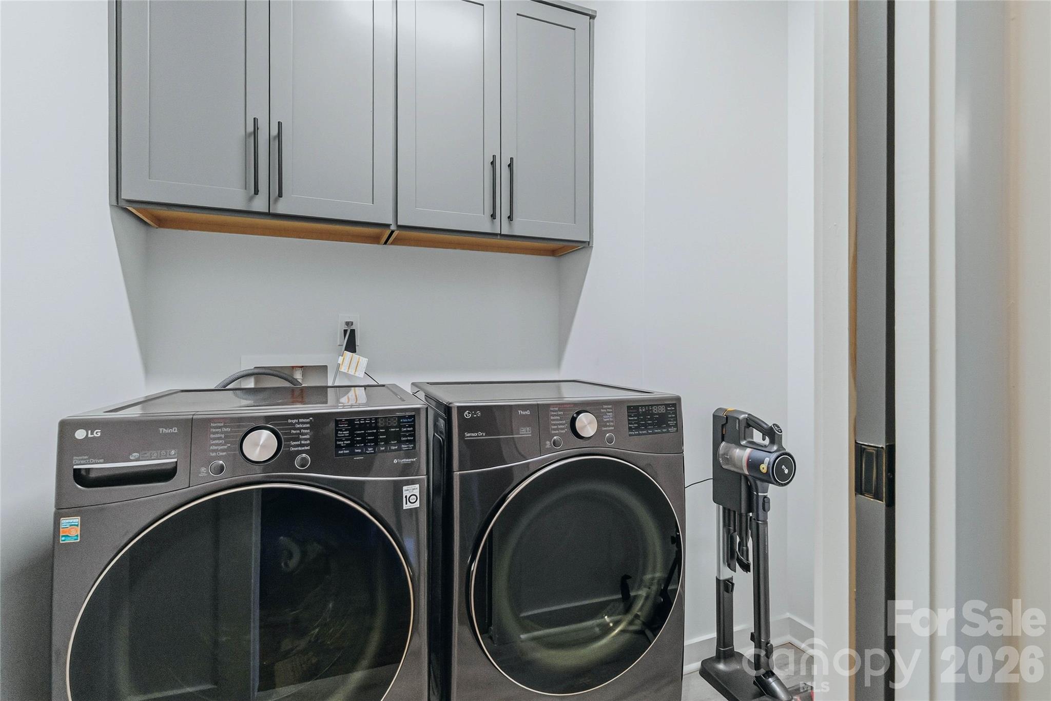 416 E 33rd Street Property Photo 27
