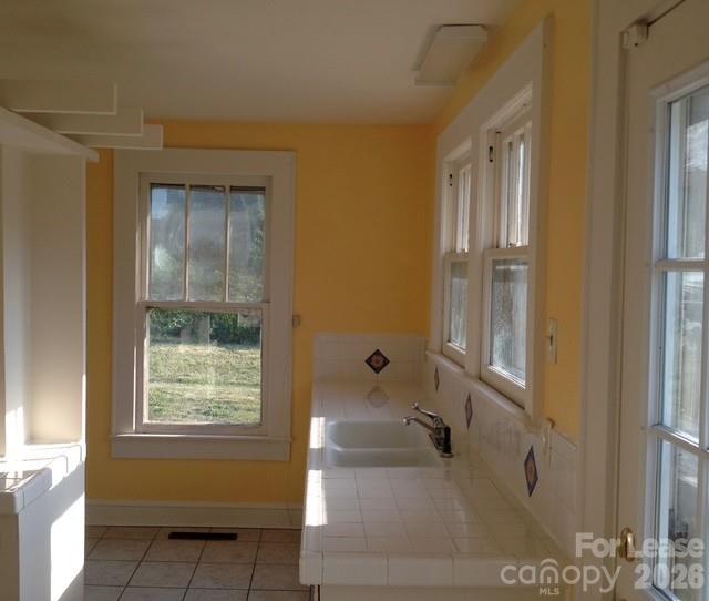 5501 Tryon Street Property Photo 15
