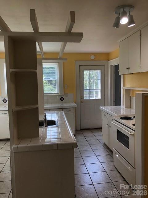 5501 Tryon Street Property Photo 17