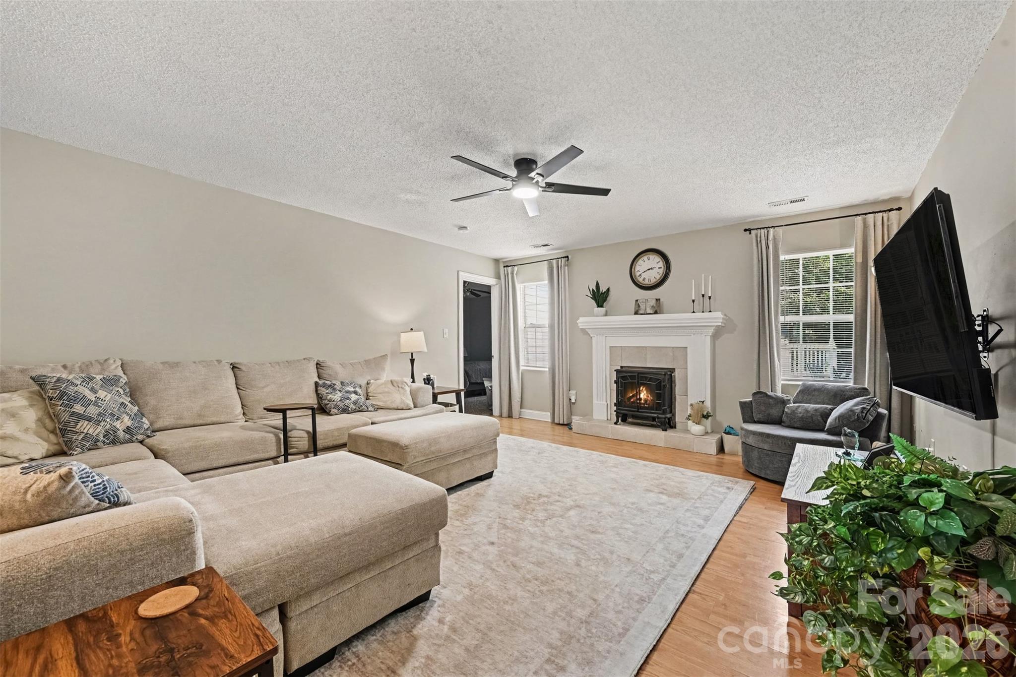 1712 Timber Lane Drive Property Photo 3