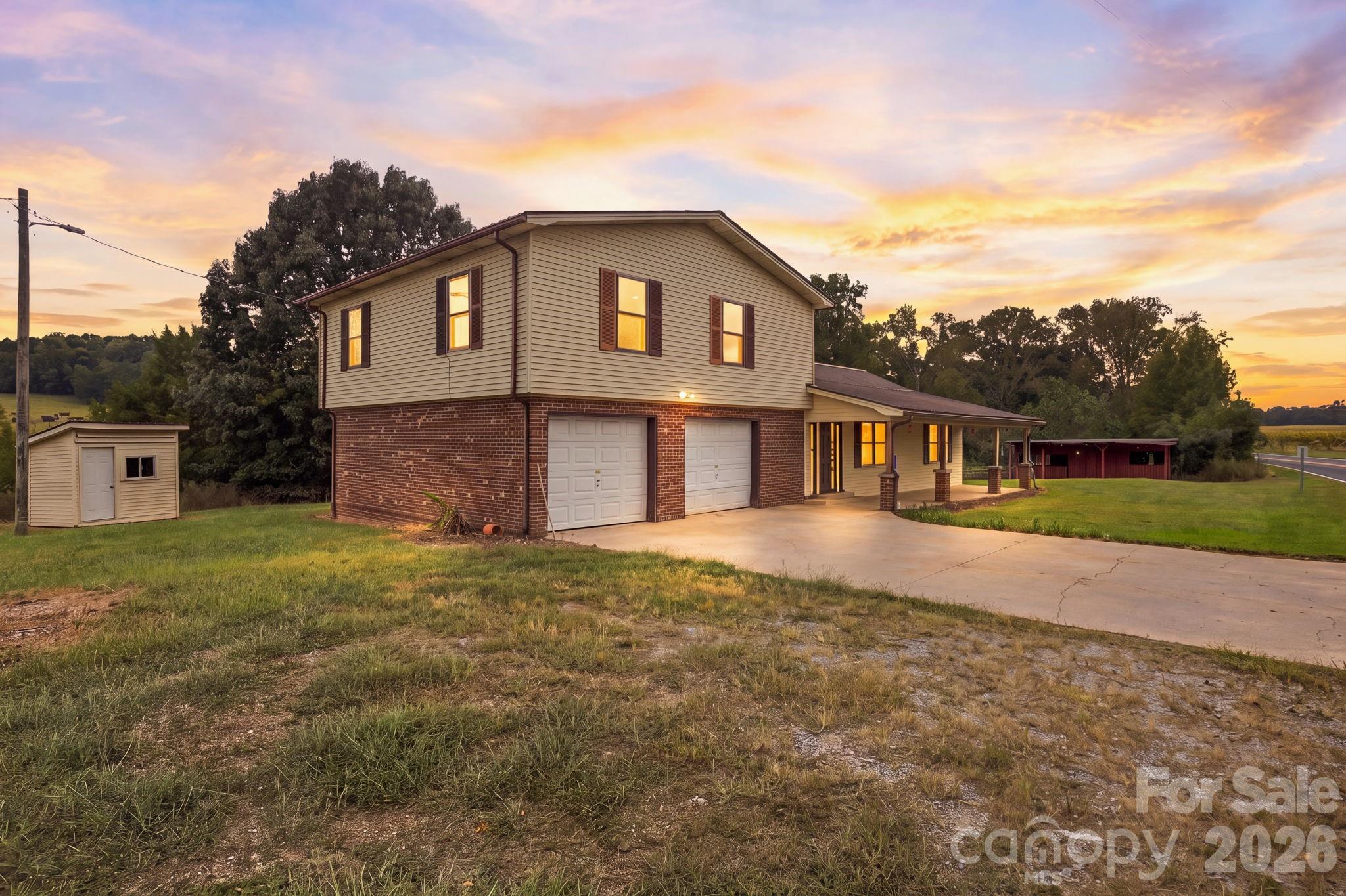 6227 Gravel Hill Road Property Photo 1