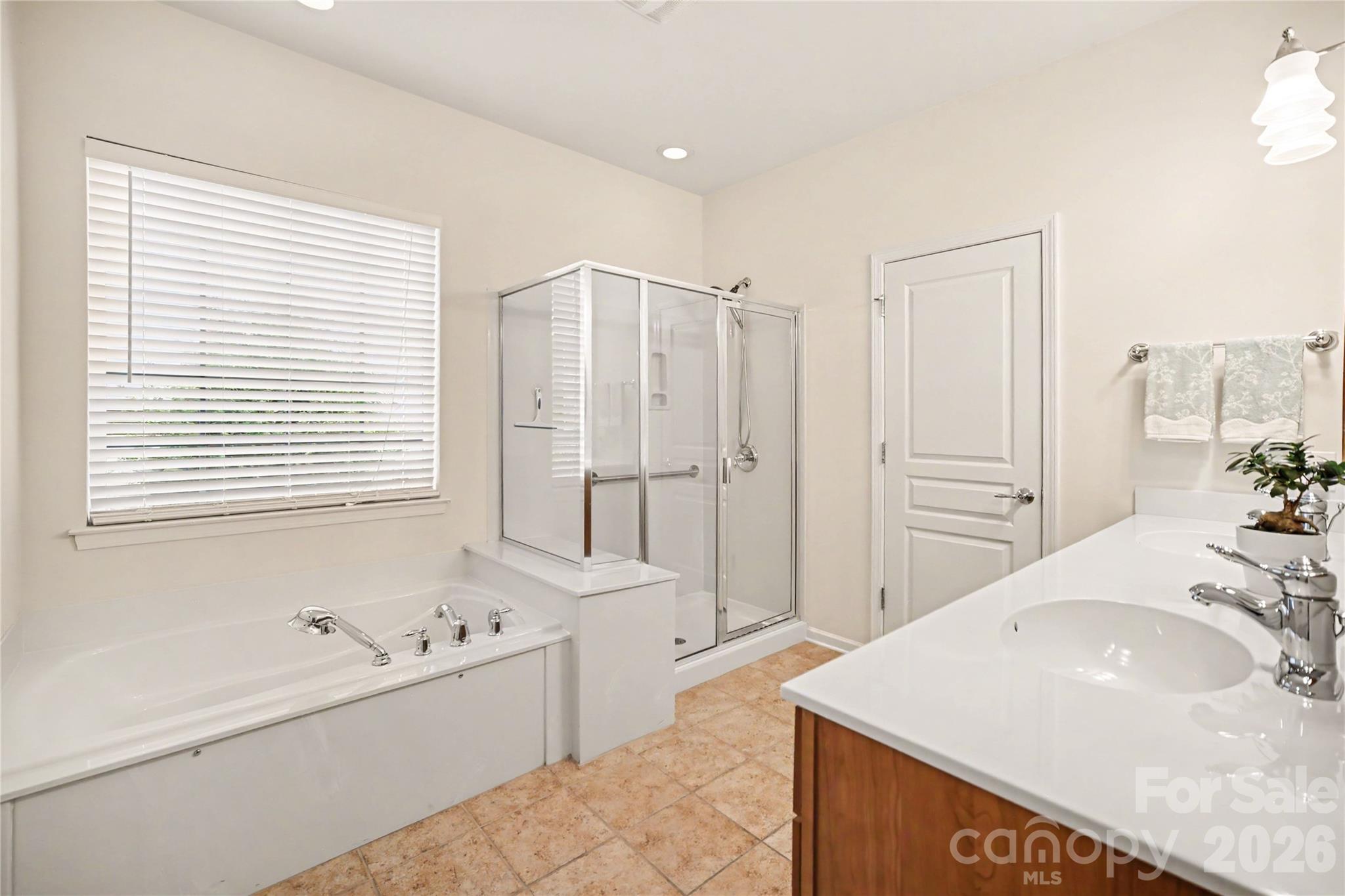 23090 Kingfisher Drive Property Photo 12