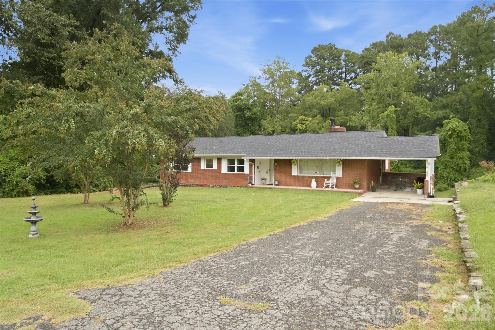 914 Springdale Lane Property Photo 1