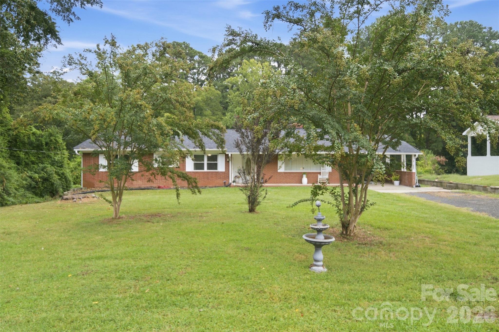 914 Springdale Lane Property Photo 2