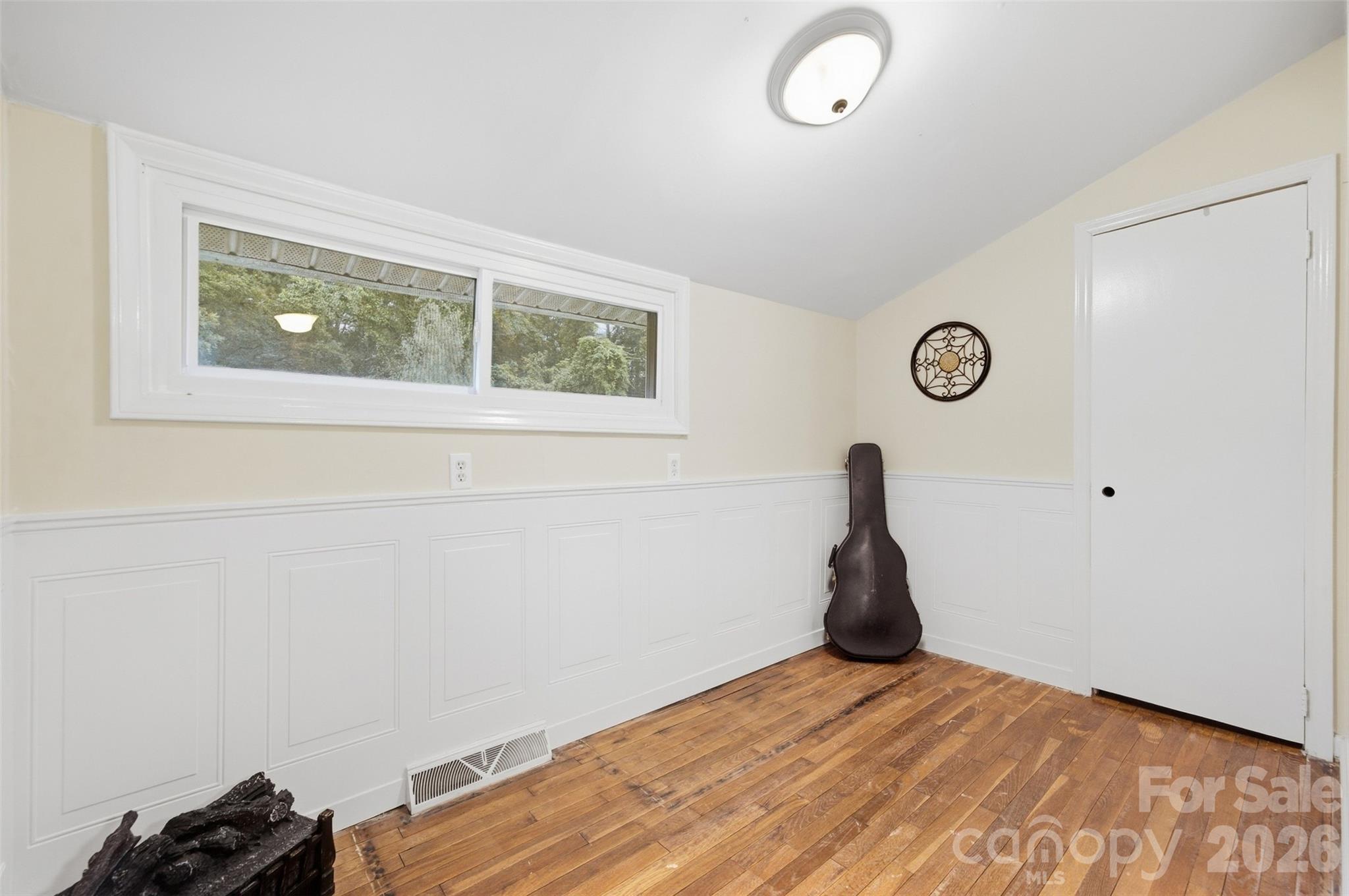 914 Springdale Lane Property Photo 13
