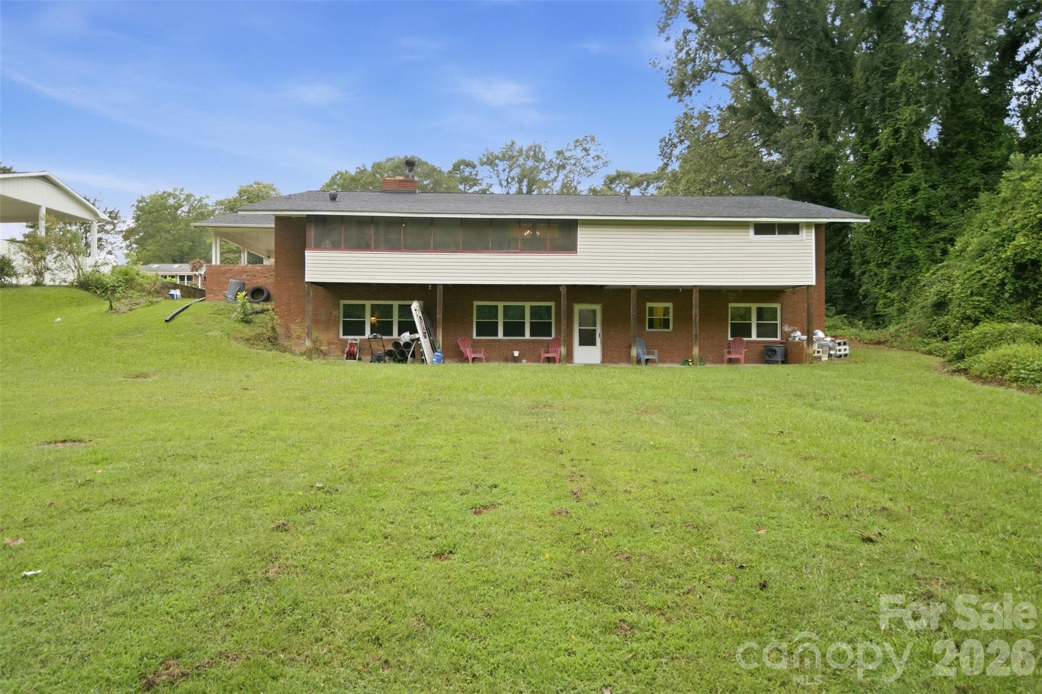 914 Springdale Lane Property Photo 24