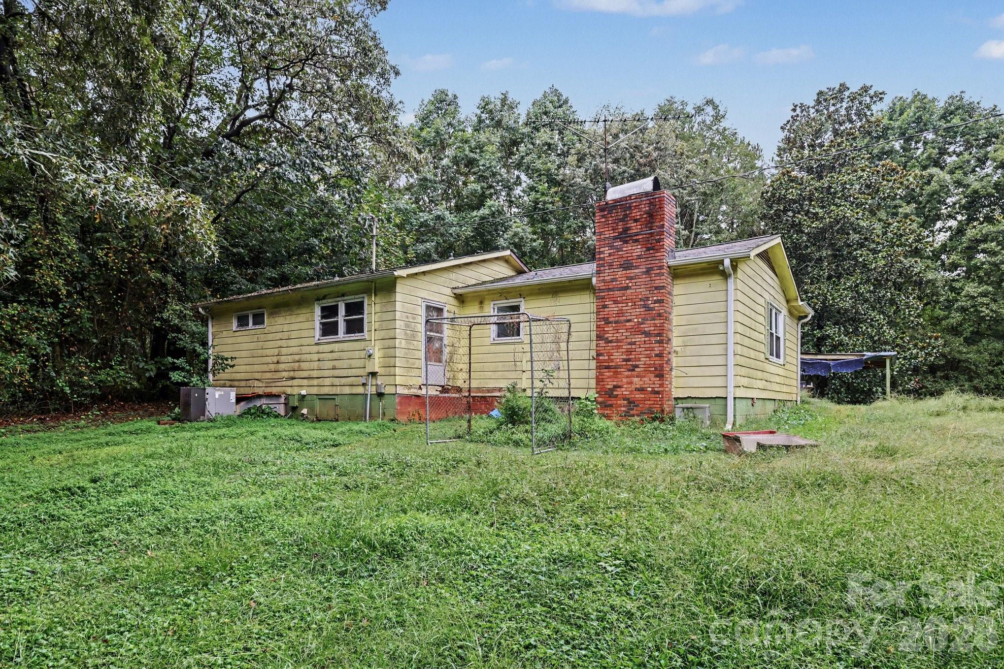 6872 Jake Seagle Road Property Photo 1
