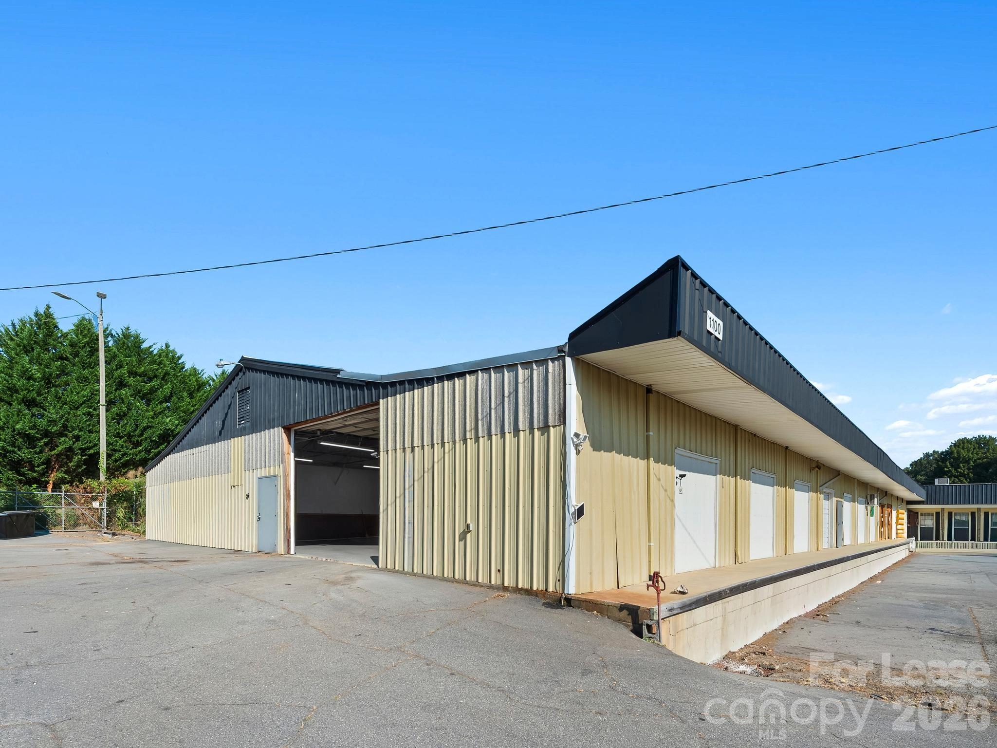 1100 W Chapel Road 10 Property Photo 3