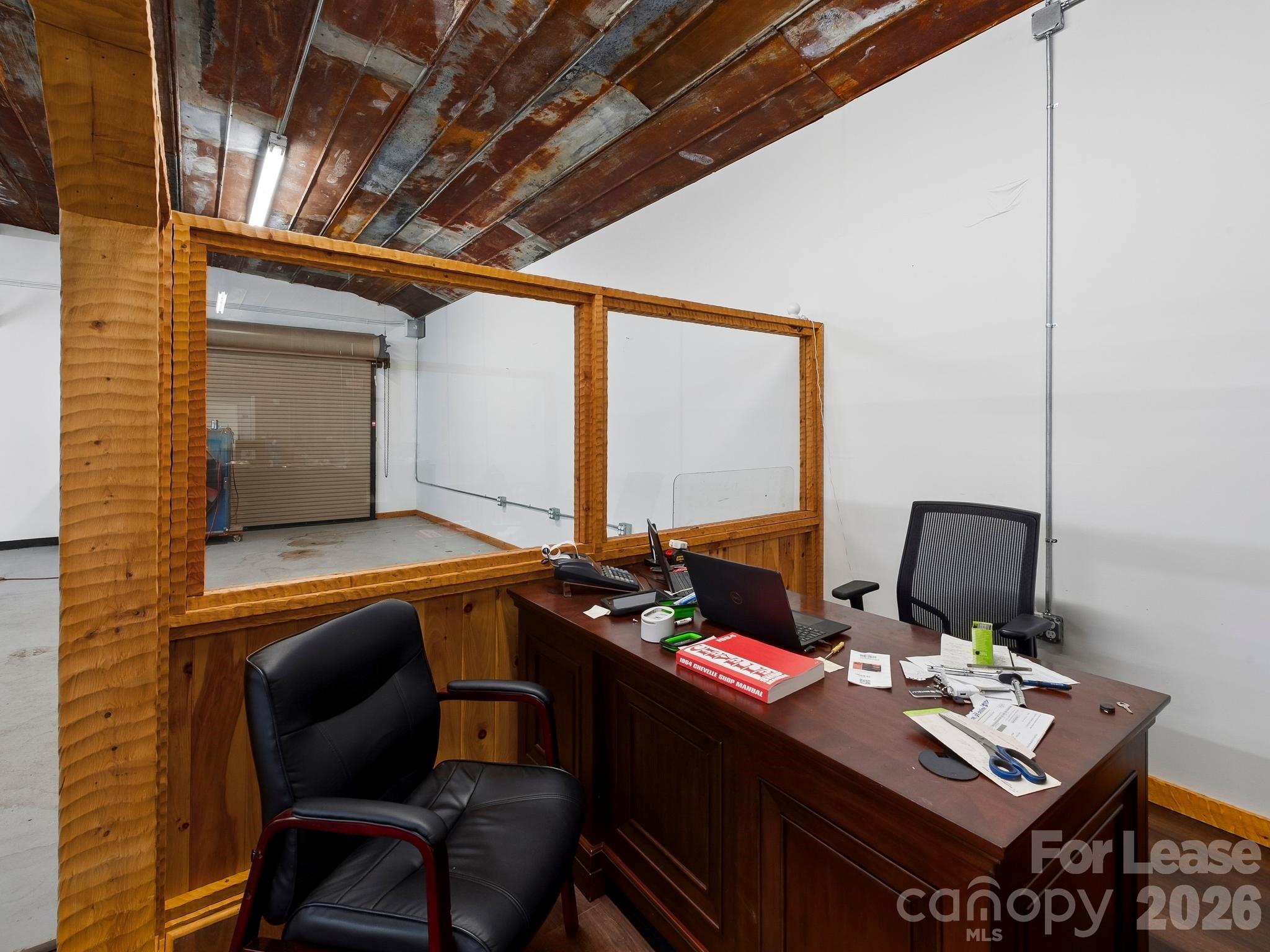 1100 W Chapel Road 10 Property Photo 6